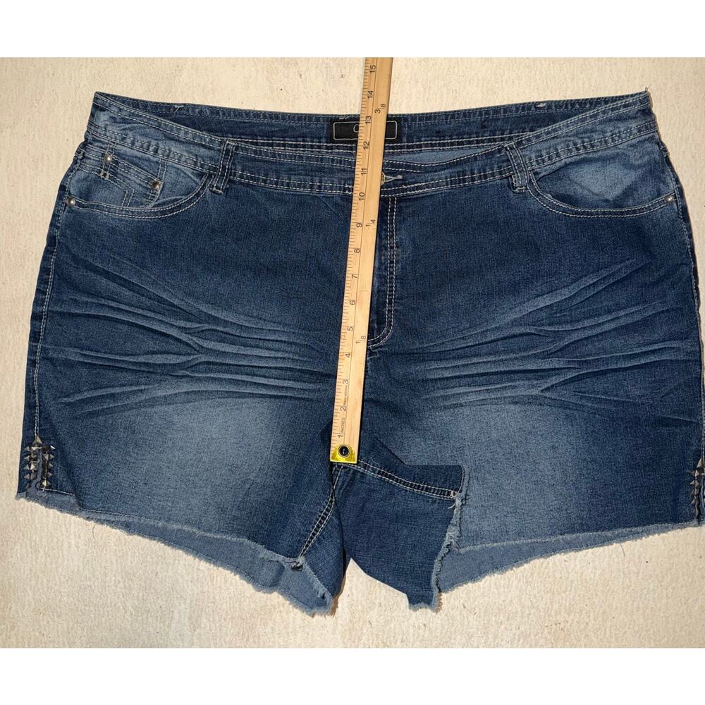 Cato women’s raw hem blue jeans short with studded on side split - Picture 7 of 16